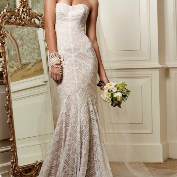 Wedding dress - Picture 1 of 1